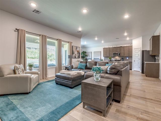 9004 NW 149th Terrace, Yukon, OK 73099