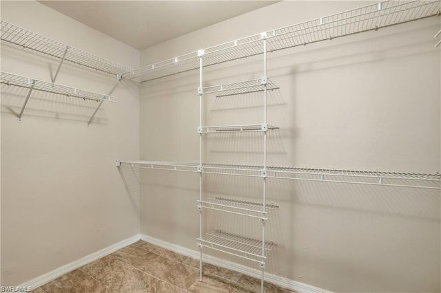 2268 Piccadilly CT, Naples, FL 34112