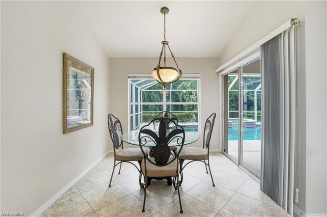 2268 Piccadilly CT, Naples, FL 34112