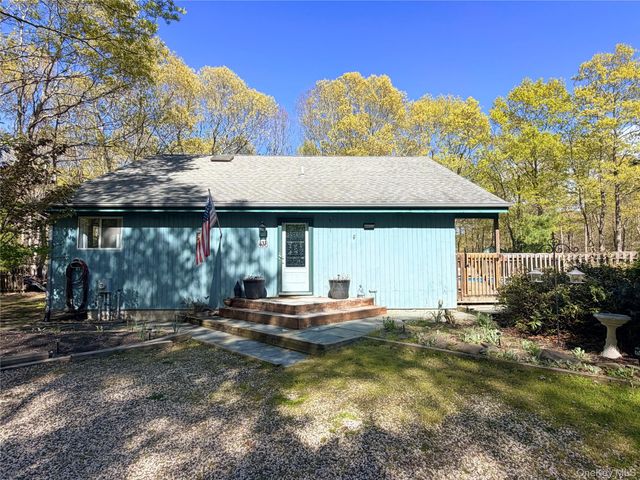 43B Old Squires Road, Hampton Bays, NY 11946