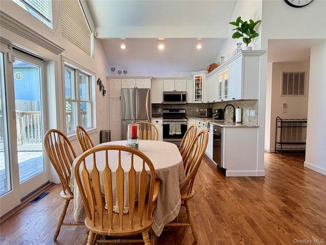 43B Old Squires Road, Hampton Bays, NY 11946