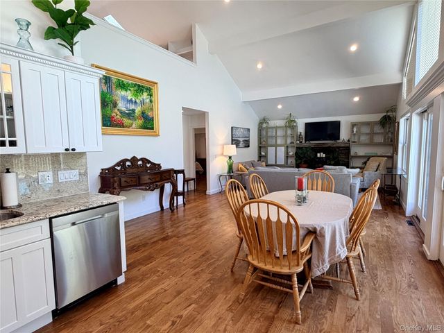 43B Old Squires Road, Hampton Bays, NY 11946