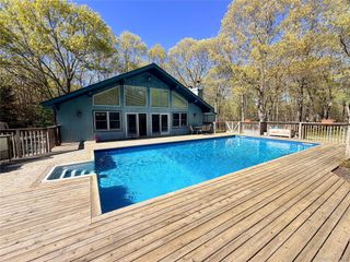 43B Old Squires Road, Hampton Bays, NY 11946