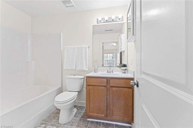 908 Windcastle Lane, Winston-salem, NC 27105