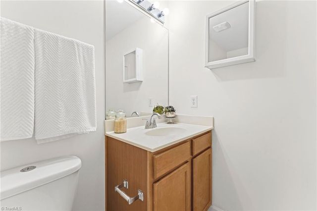 908 Windcastle Lane, Winston-salem, NC 27105