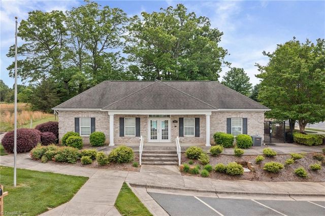 908 Windcastle Lane, Winston-salem, NC 27105