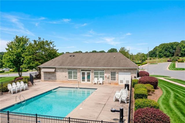 908 Windcastle Lane, Winston-salem, NC 27105