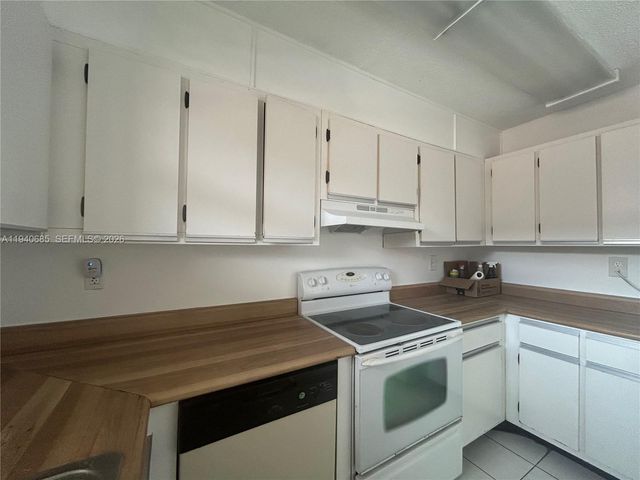 5851 W 20th Avenue 409, Hialeah, FL 33012