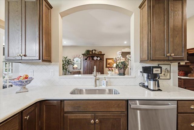 6869 Green Isle Lane, Union, KY 41091