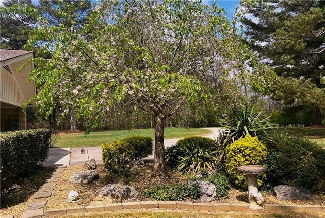 949 Love Bridge Road SE, Calhoun, GA 30701