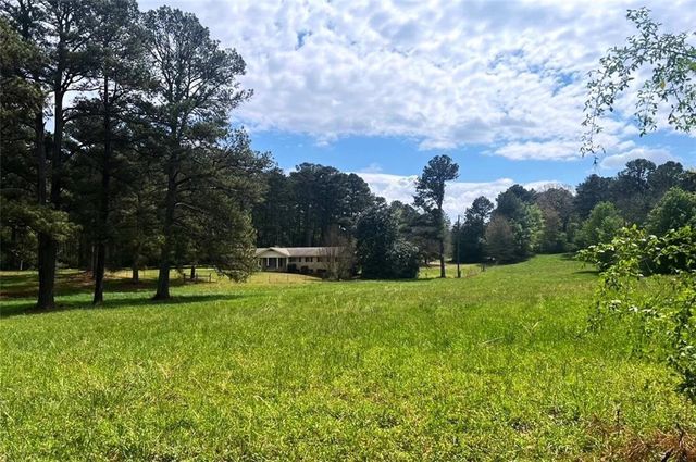 949 Love Bridge Road SE, Calhoun, GA 30701