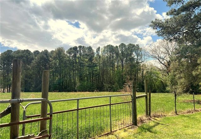 949 Love Bridge Road SE, Calhoun, GA 30701