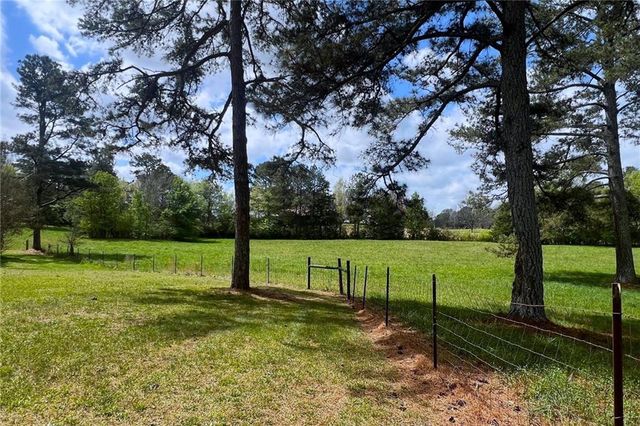 949 Love Bridge Road SE, Calhoun, GA 30701