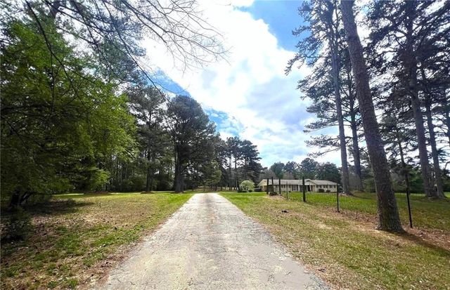 949 Love Bridge Road SE, Calhoun, GA 30701