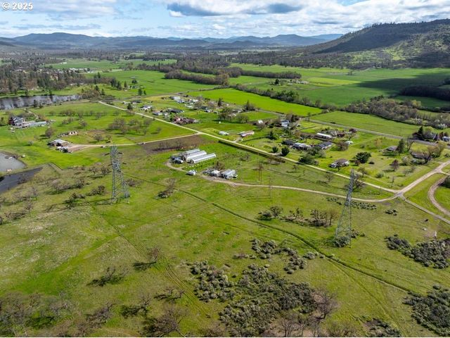 10695 KILDEE Ave, Central Point, OR 97502