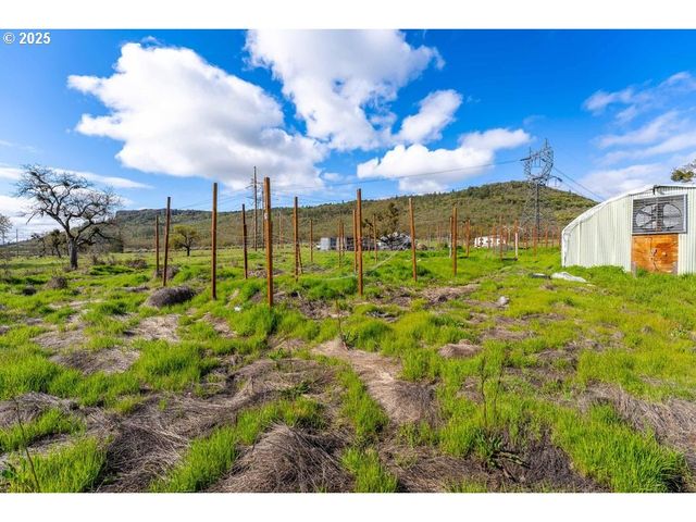 10695 KILDEE Ave, Central Point, OR 97502