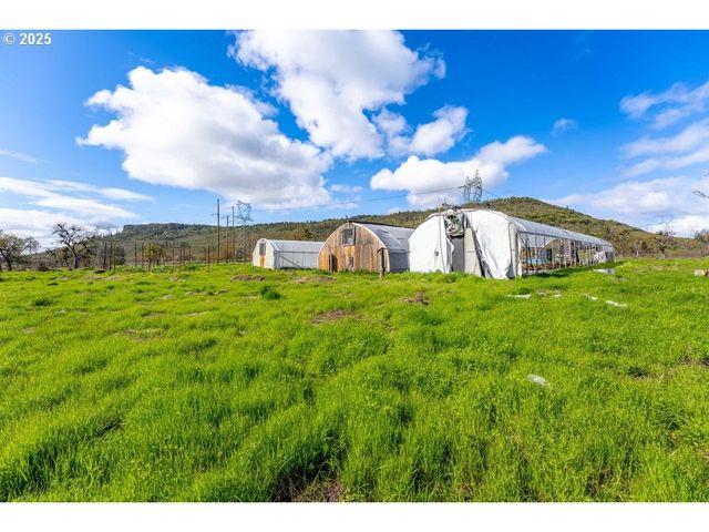 10695 KILDEE Ave, Central Point, OR 97502