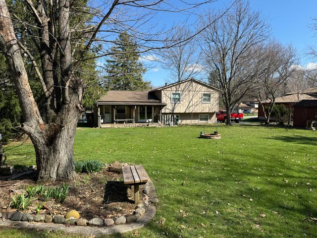 212 Weblos Trail, Valparaiso, IN 46385