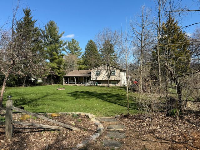 212 Weblos Trail, Valparaiso, IN 46385