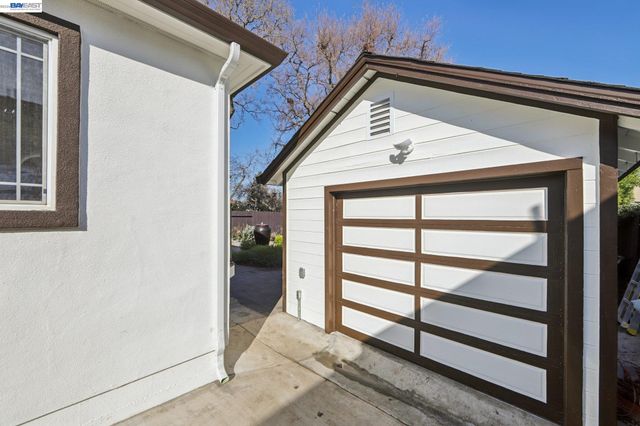 725 Alameda De Las Pulgas, Redwood City, CA 94061