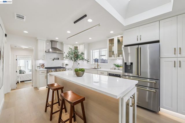 725 Alameda De Las Pulgas, Redwood City, CA 94061