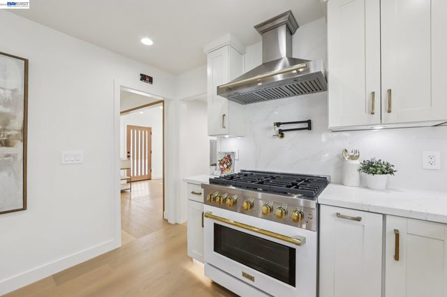 725 Alameda De Las Pulgas, Redwood City, CA 94061