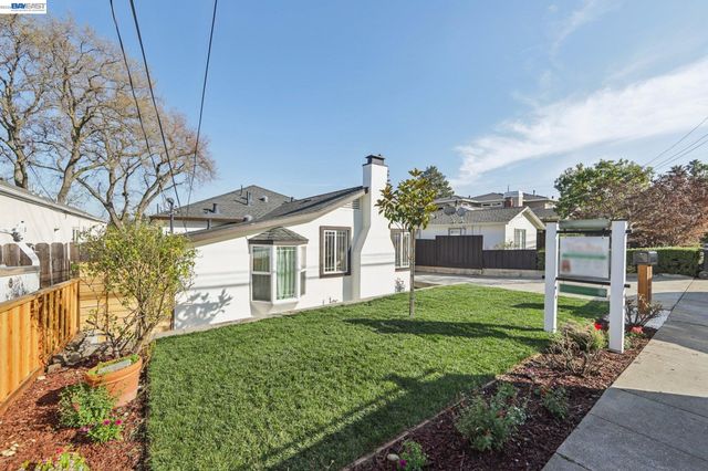 725 Alameda De Las Pulgas, Redwood City, CA 94061