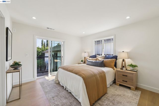 725 Alameda De Las Pulgas, Redwood City, CA 94061