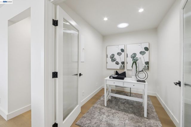 725 Alameda De Las Pulgas, Redwood City, CA 94061