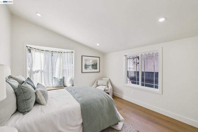 725 Alameda De Las Pulgas, Redwood City, CA 94061