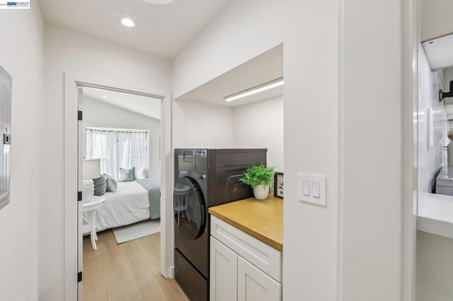 725 Alameda De Las Pulgas, Redwood City, CA 94061