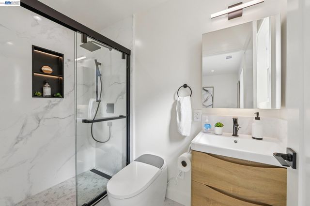 725 Alameda De Las Pulgas, Redwood City, CA 94061