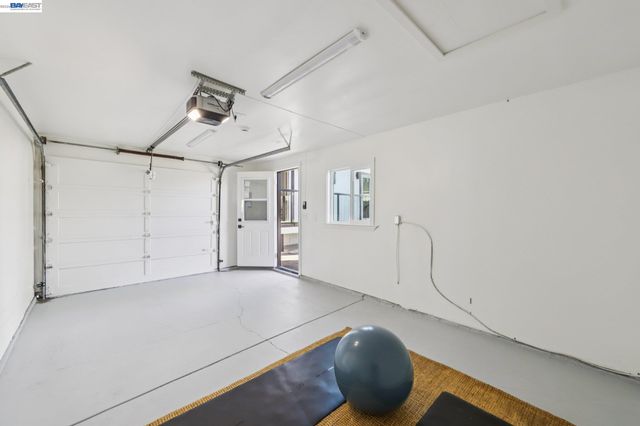 725 Alameda De Las Pulgas, Redwood City, CA 94061