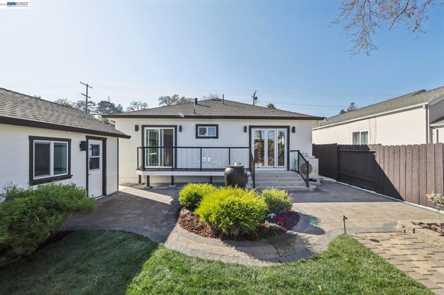 725 Alameda De Las Pulgas, Redwood City, CA 94061