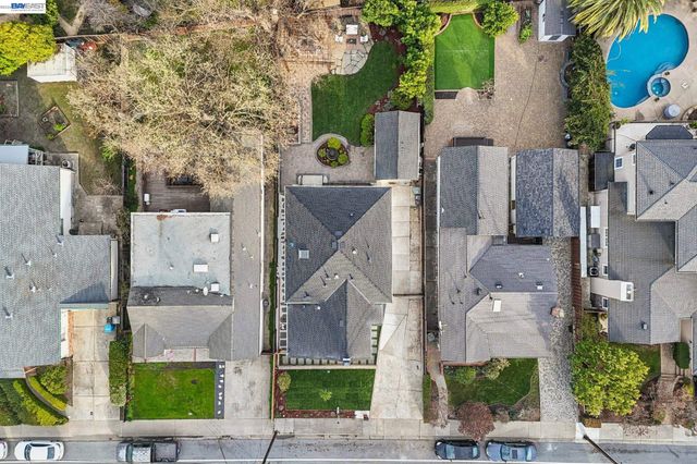 725 Alameda De Las Pulgas, Redwood City, CA 94061