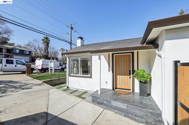 725 Alameda De Las Pulgas, Redwood City, CA 94061