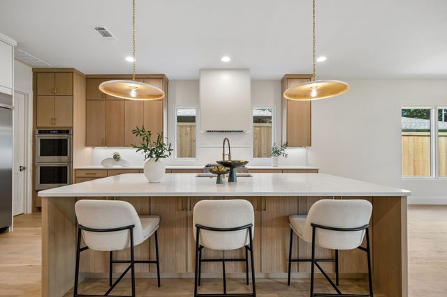 6207 Sudbury Drive, Dallas, TX 75214