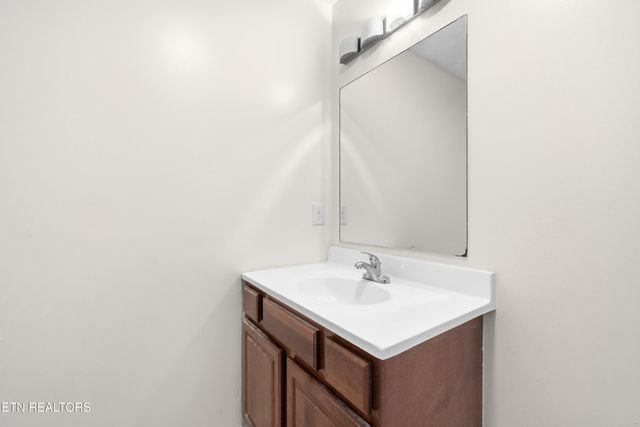 306 Joshua Landing Court, Seymour, TN 37865