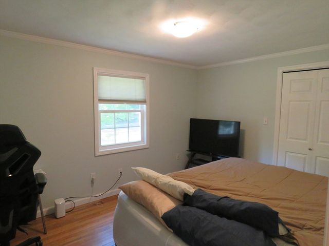 32 Oak St, Pembroke, MA 02359
