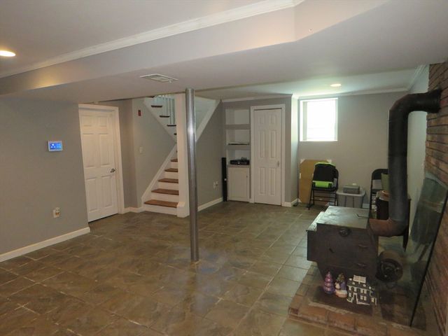 32 Oak St, Pembroke, MA 02359