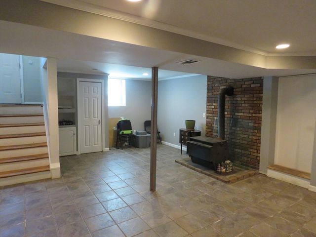 32 Oak St, Pembroke, MA 02359