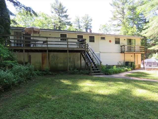 32 Oak St, Pembroke, MA 02359