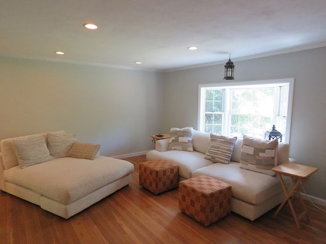 32 Oak St, Pembroke, MA 02359