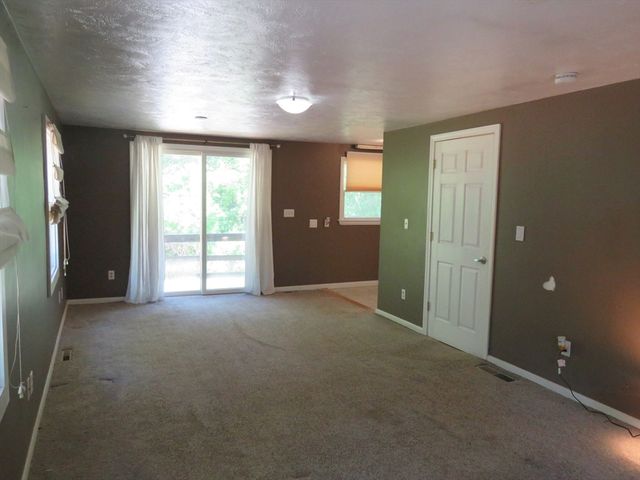 32 Oak St, Pembroke, MA 02359