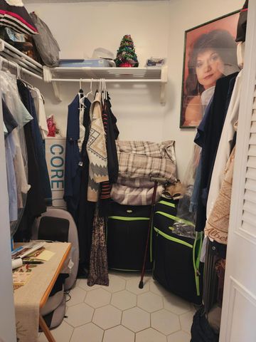 3755 Via Poinciana 203, Lake Worth, FL 33467