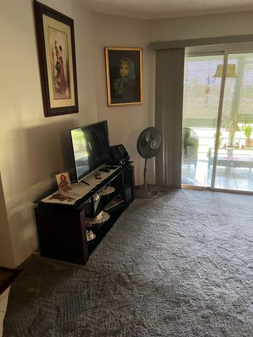 3755 Via Poinciana 203, Lake Worth, FL 33467