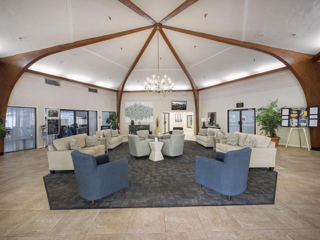 3755 Via Poinciana 203, Lake Worth, FL 33467