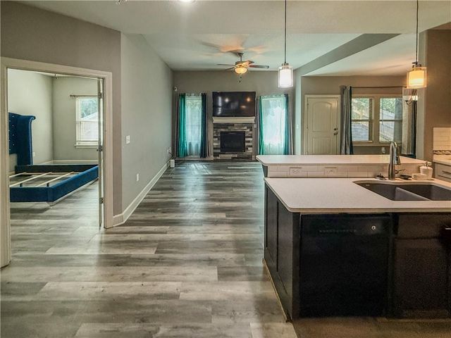 19557 E 14th N Street, Independence, MO 64056