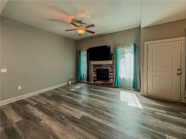 19557 E 14th N Street, Independence, MO 64056