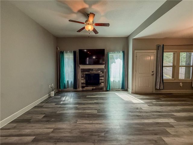 19557 E 14th N Street, Independence, MO 64056